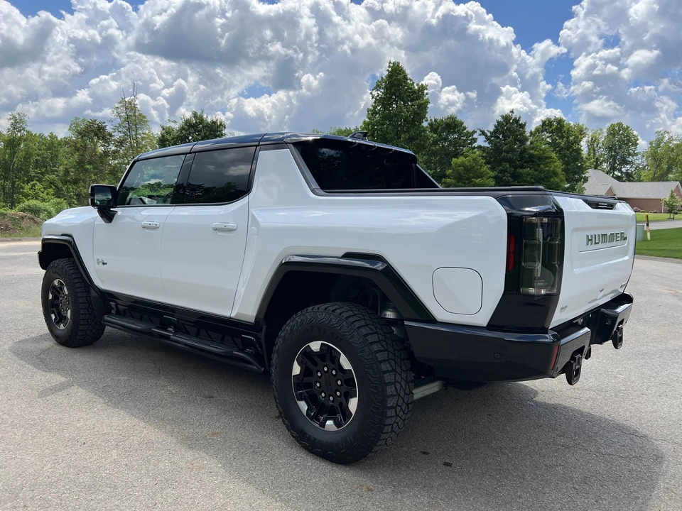 2022 GMC Hummer EV - Image 4 of 31