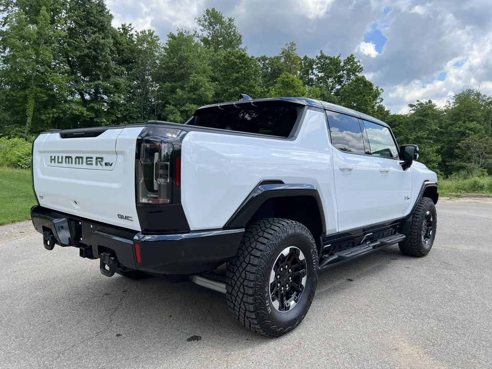 2022 GMC Hummer EV - Image 6 of 31