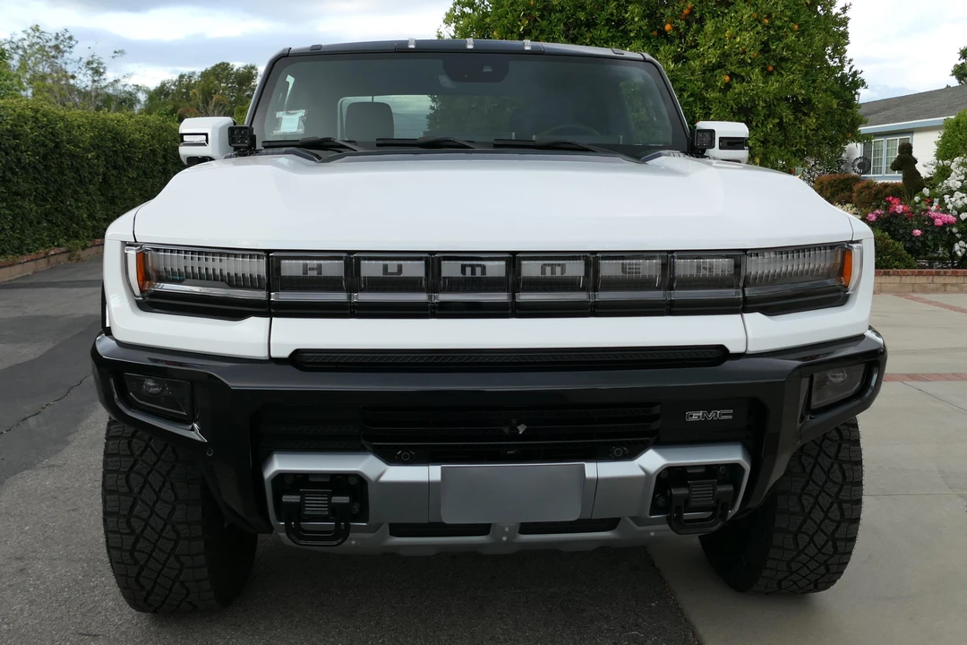 2022 GMC Hummer EV - Image 2 of 31
