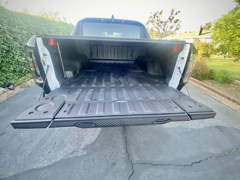 2022 GMC Hummer EV - Image 21 of 31
