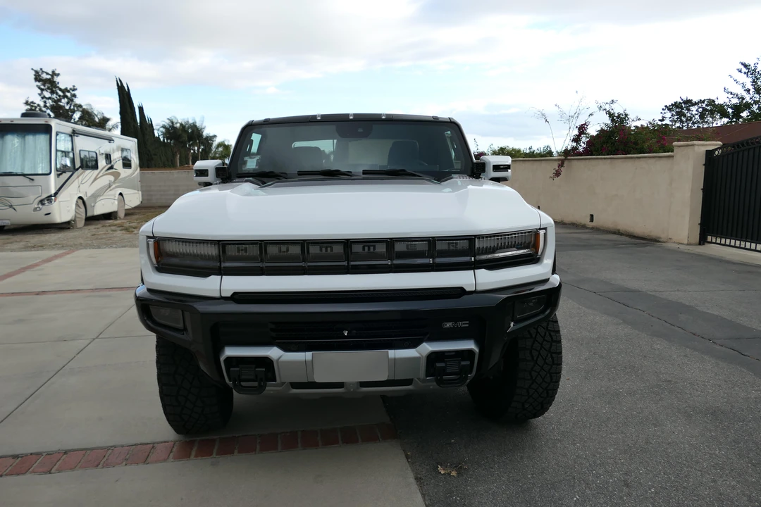 2022 GMC Hummer EV - Image 8 of 31
