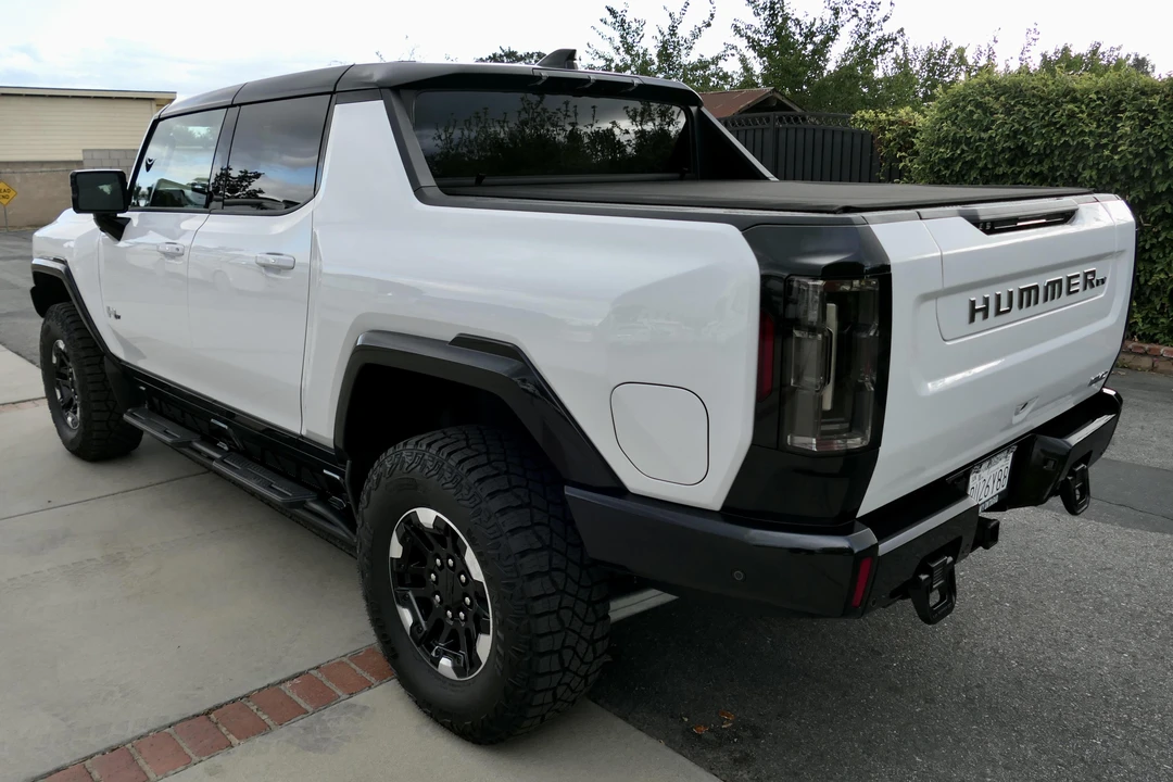 2022 GMC Hummer EV - Image 4 of 31