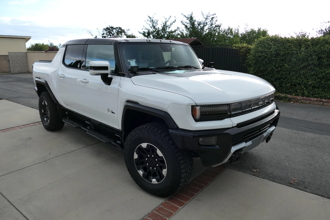 2022 GMC Hummer EV - Image 30 of 31
