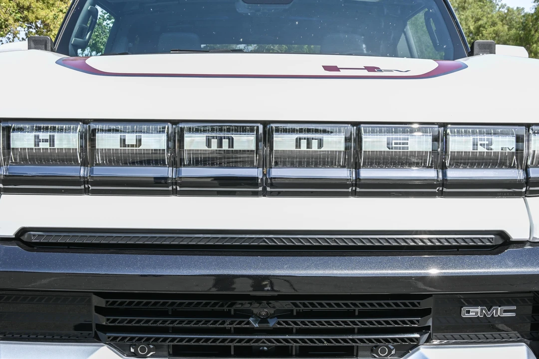 2022 GMC Hummer EV - Image 27 of 29