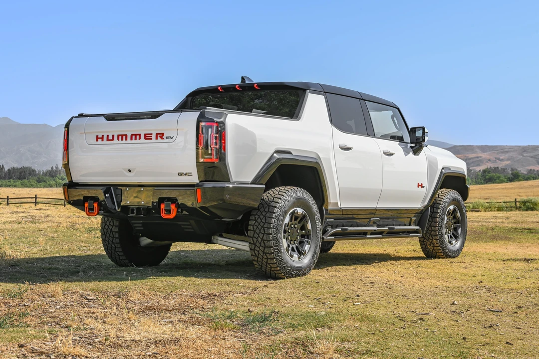 2022 GMC Hummer EV - Image 16 of 29