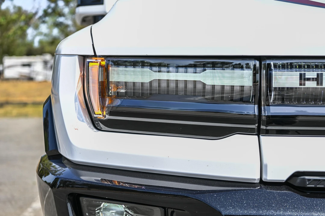 2022 GMC Hummer EV - Image 26 of 29