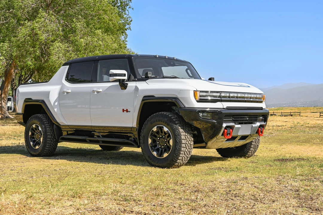 2022 GMC Hummer EV - Image 18 of 29