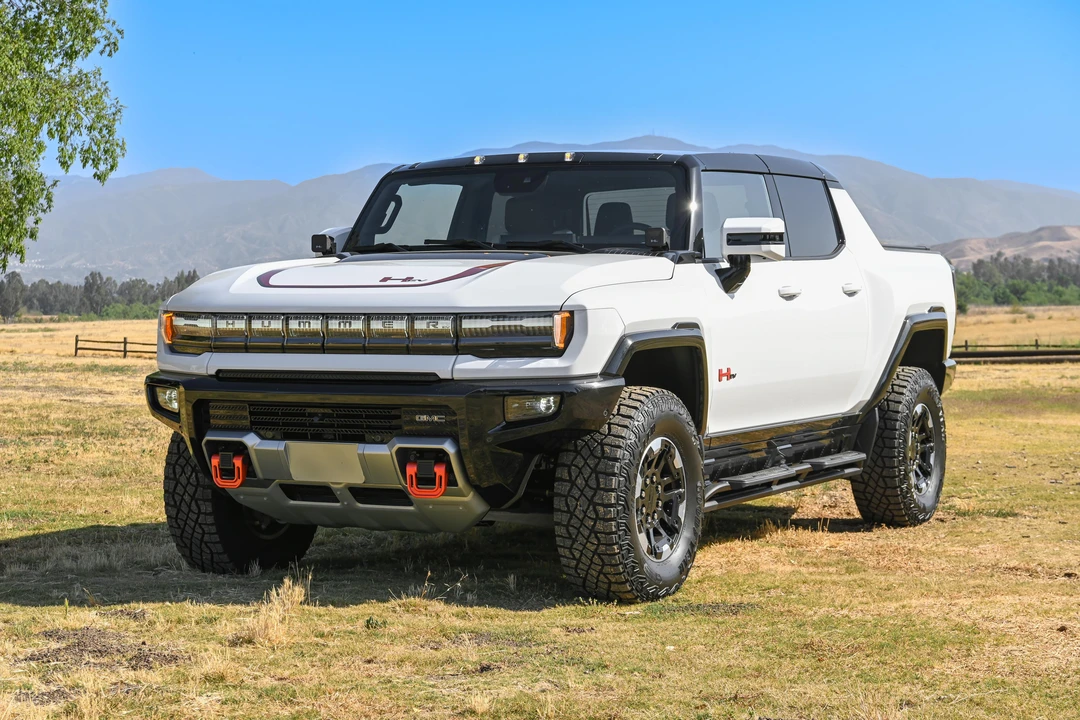 2022 GMC Hummer EV - Image 8 of 29