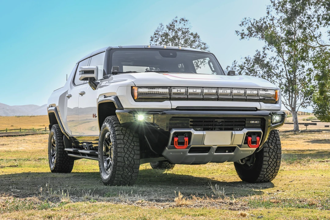 2022 GMC Hummer EV - Image 23 of 29