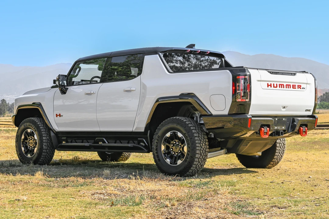 2022 GMC Hummer EV - Image 4 of 29