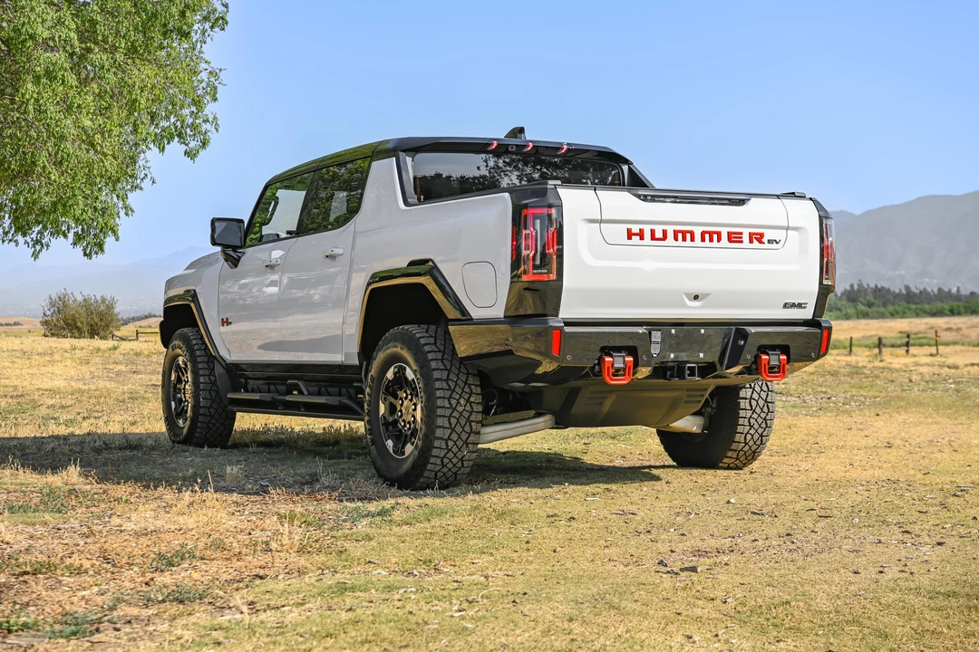 2022 GMC Hummer EV - Image 13 of 29