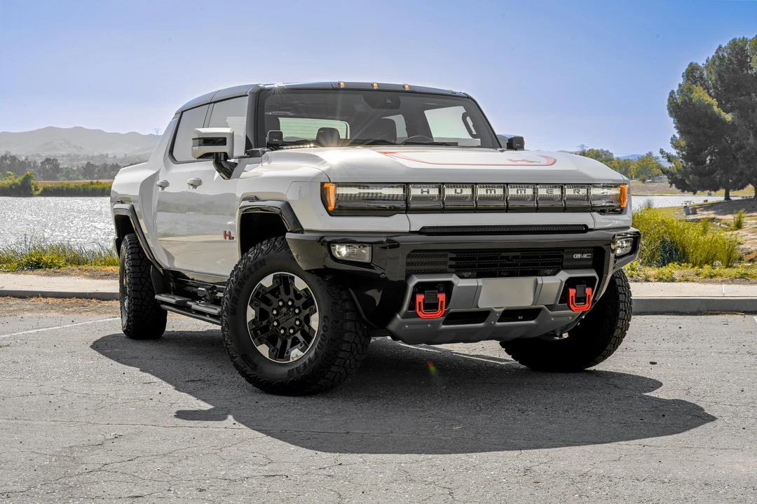 2022 GMC Hummer EV - Image 21 of 29