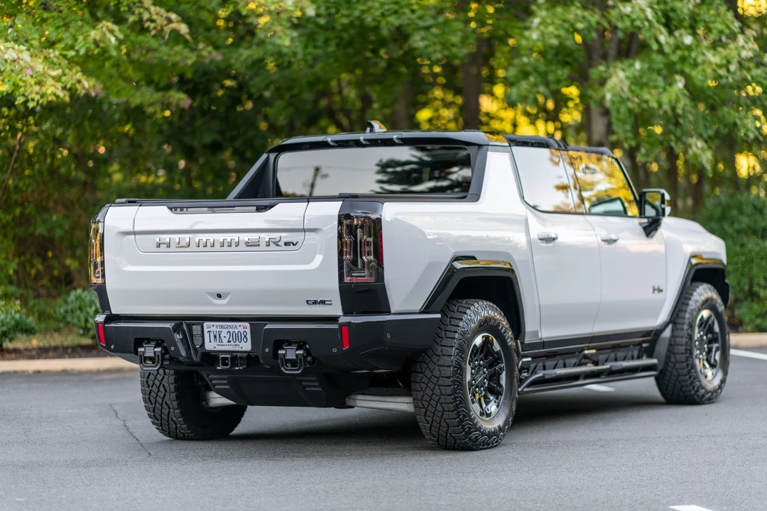 2022 GMC Hummer EV - Image 6 of 31