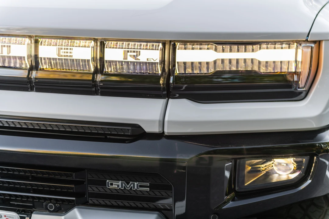 2022 GMC Hummer EV - Image 15 of 31