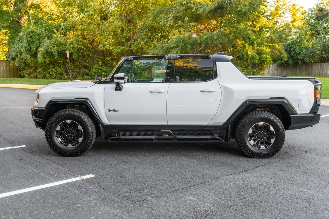 2022 GMC Hummer EV - Image 3 of 31