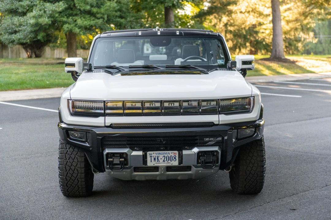2022 GMC Hummer EV - Image 9 of 31
