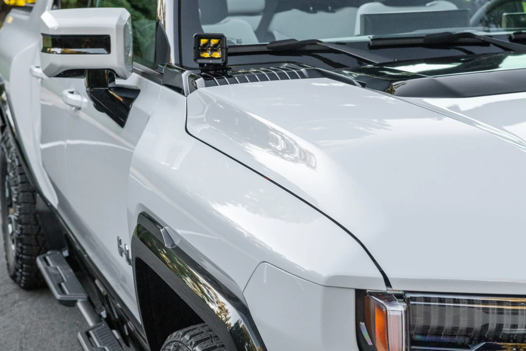 2022 GMC Hummer EV - Image 17 of 31