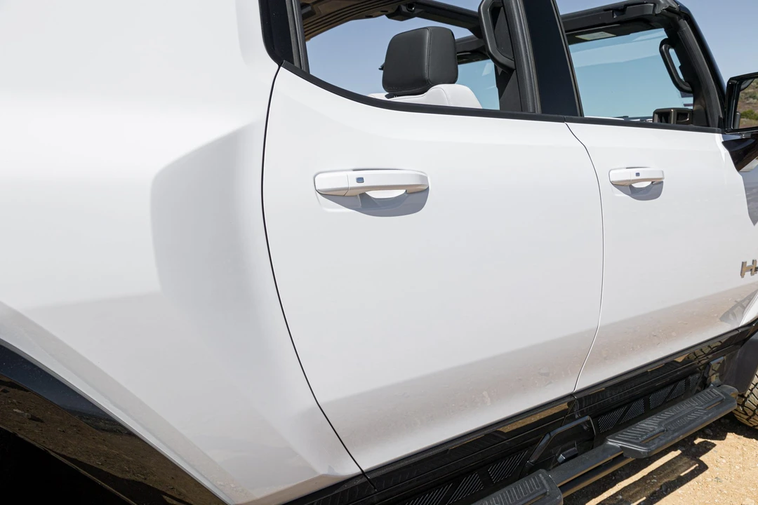 2022 GMC Hummer EV - Image 31 of 31