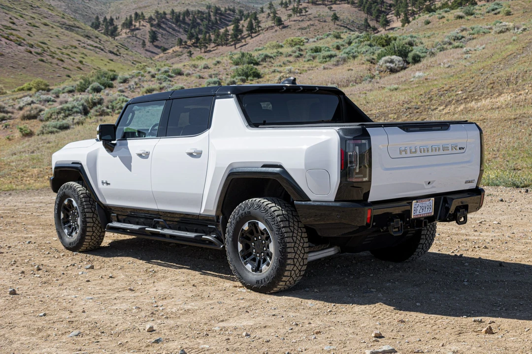 2022 GMC Hummer EV - Image 16 of 31