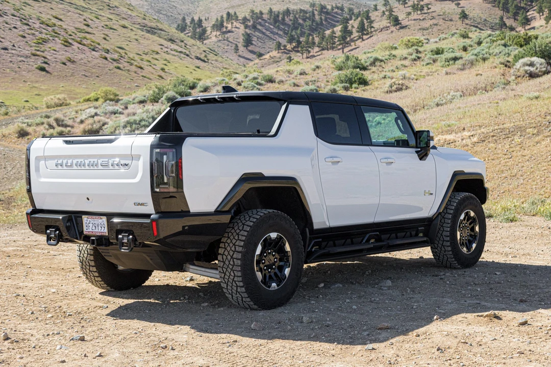 2022 GMC Hummer EV - Image 12 of 31