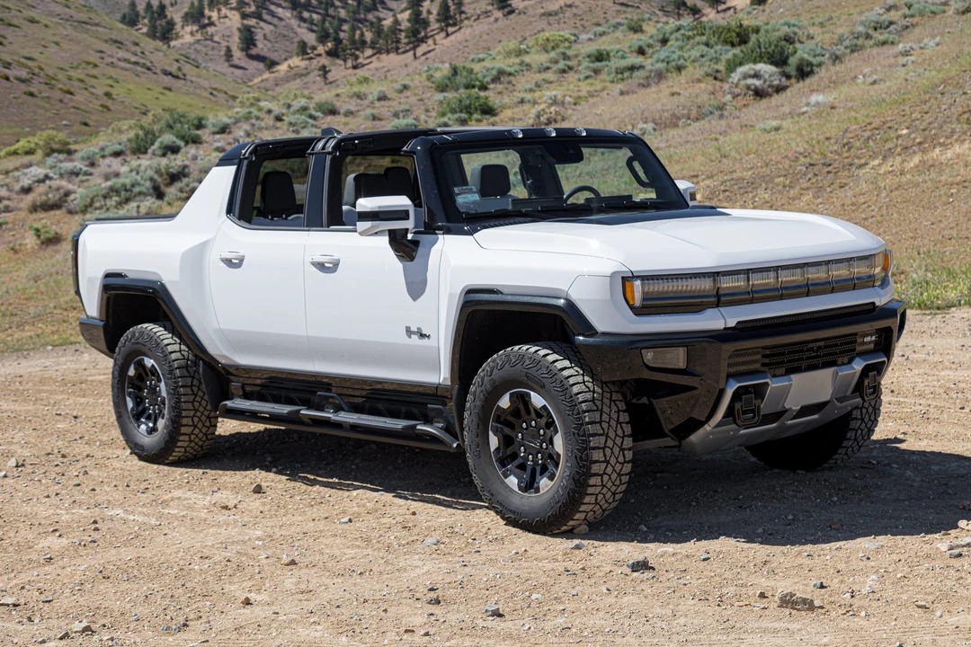 2022 GMC Hummer EV - Image 7 of 31