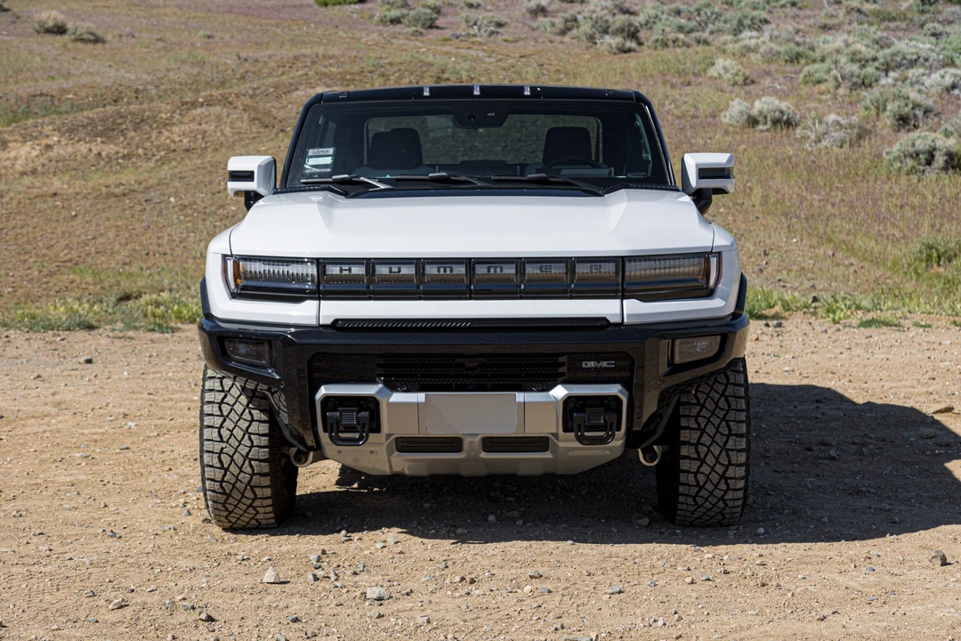 2022 GMC Hummer EV - Image 4 of 31