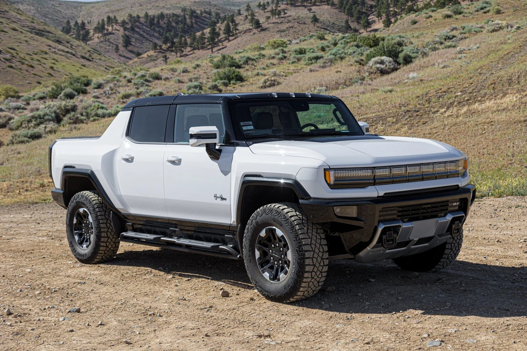 2022 GMC Hummer EV - Image 8 of 31