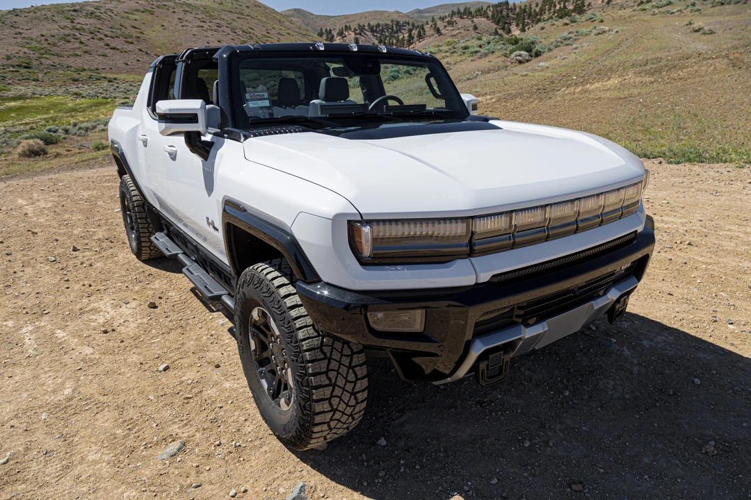 2022 GMC Hummer EV - Image 6 of 31