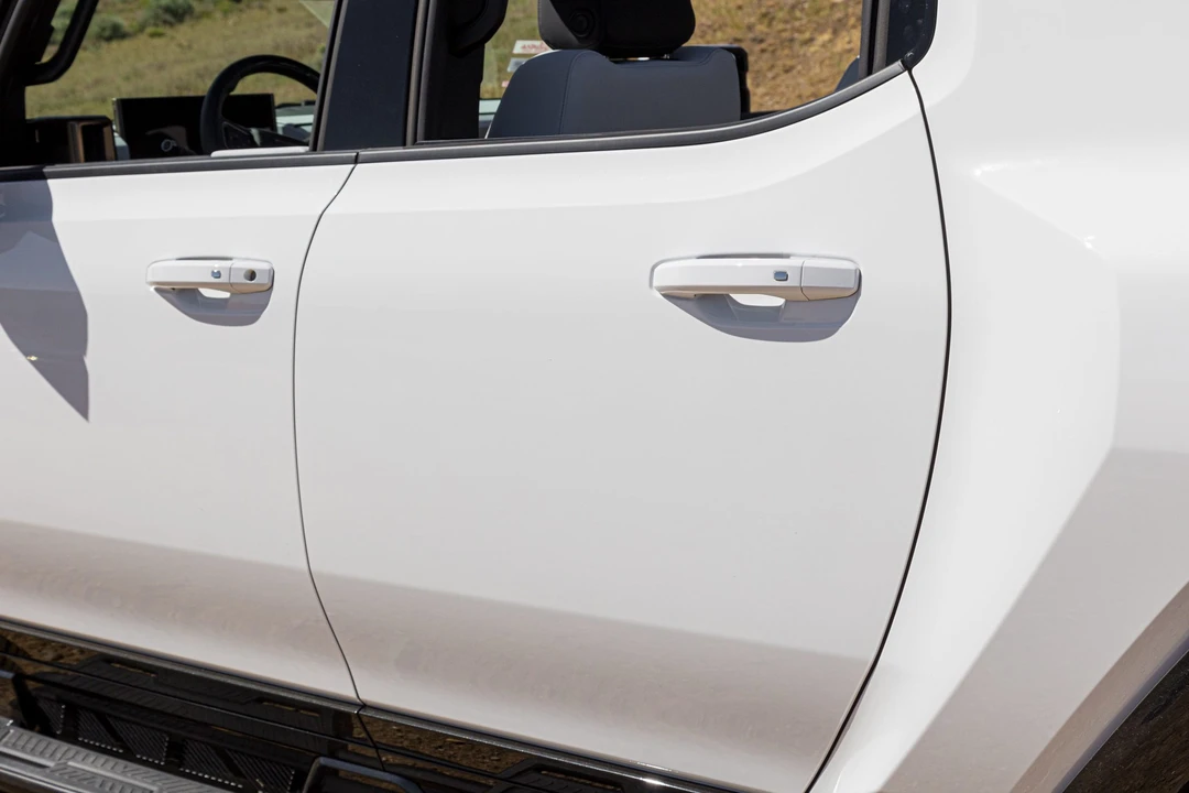 2022 GMC Hummer EV - Image 29 of 31