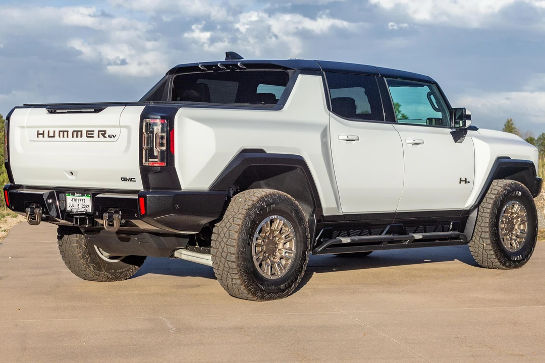 2022 GMC Hummer EV - Image 4 of 31