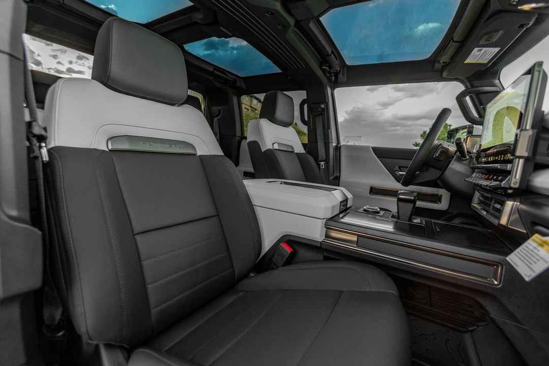 2022 GMC Hummer EV - Image 30 of 31