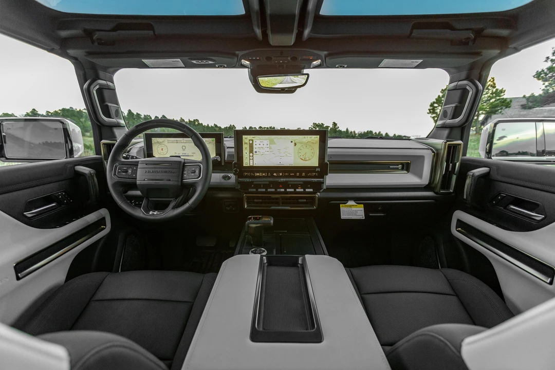 2022 GMC Hummer EV - Image 29 of 31