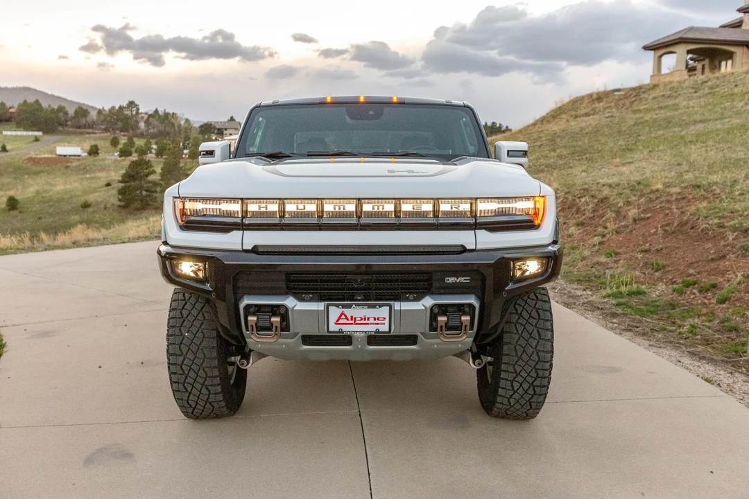 2022 GMC Hummer EV - Image 6 of 31