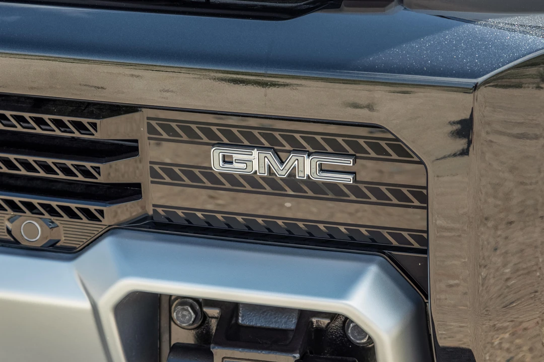 2022 GMC Hummer EV - Image 12 of 31