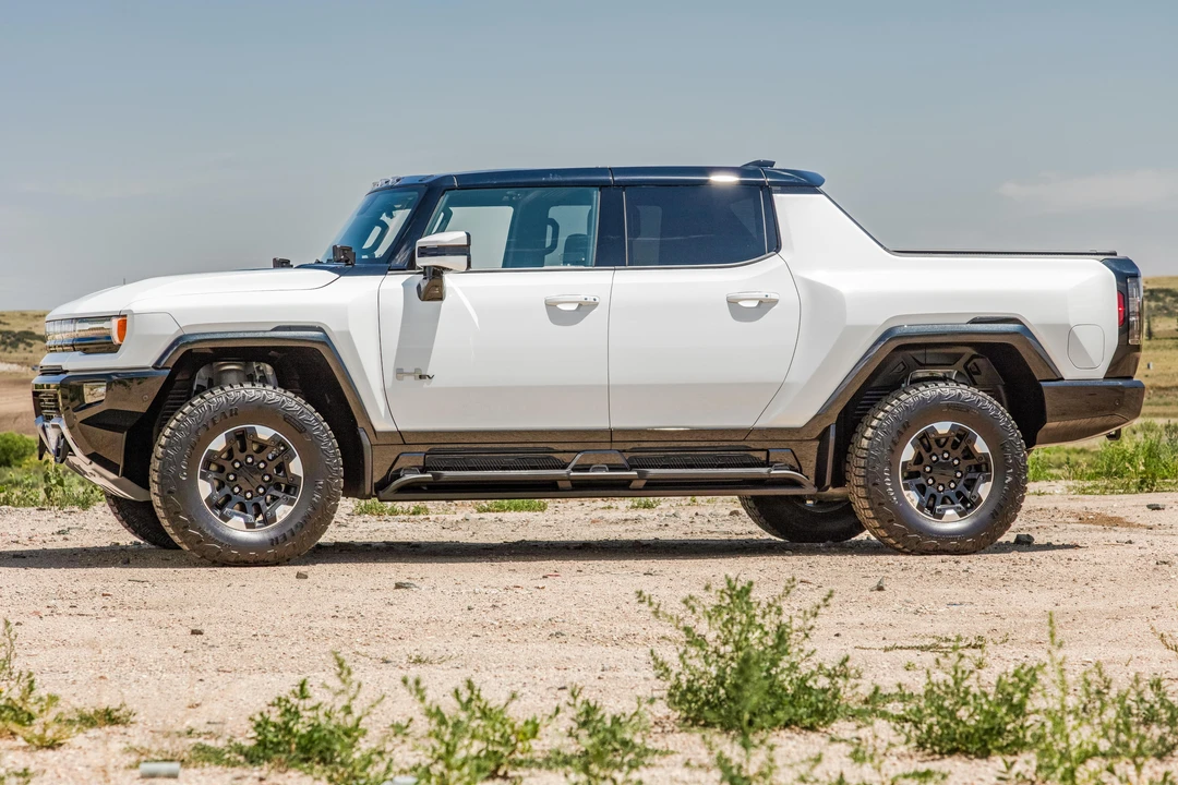 2022 GMC Hummer EV - Image 3 of 31