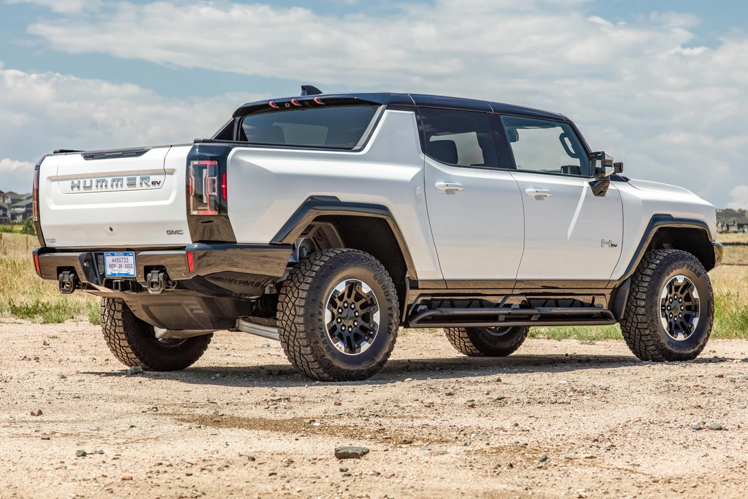 2022 GMC Hummer EV - Image 4 of 31