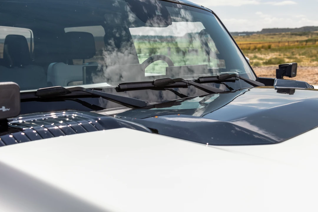 2022 GMC Hummer EV - Image 15 of 31