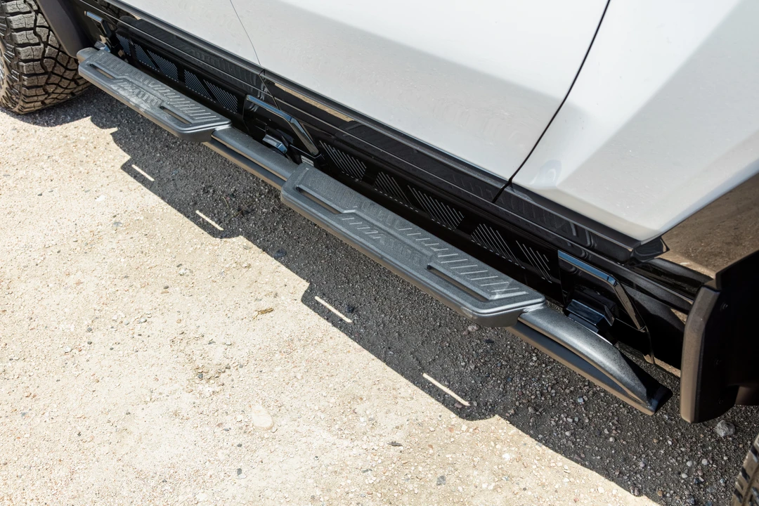 2022 GMC Hummer EV - Image 24 of 31