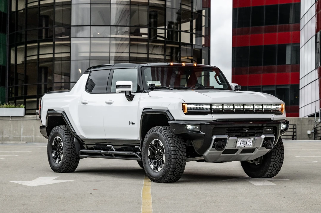 2022 GMC Hummer EV - Image 8 of 31