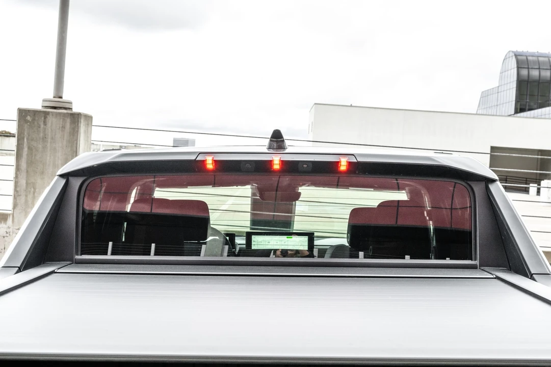 2022 GMC Hummer EV - Image 30 of 31