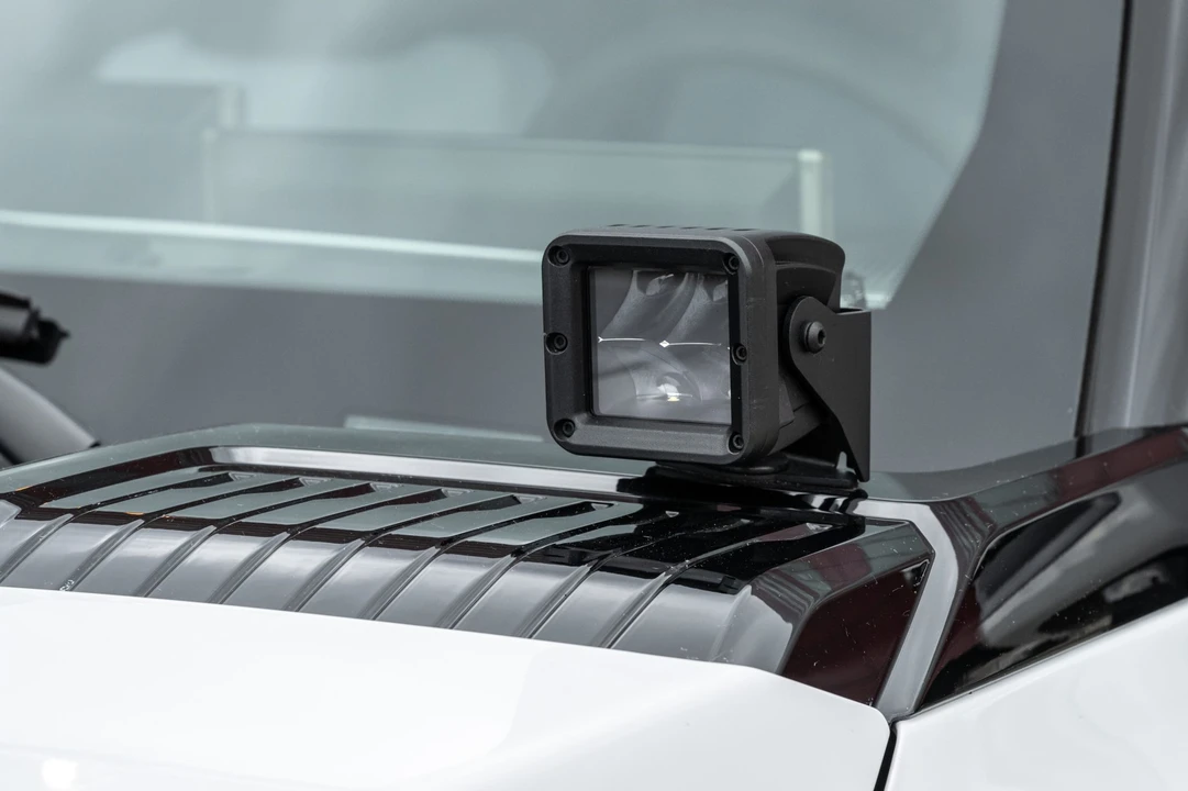 2022 GMC Hummer EV - Image 24 of 31