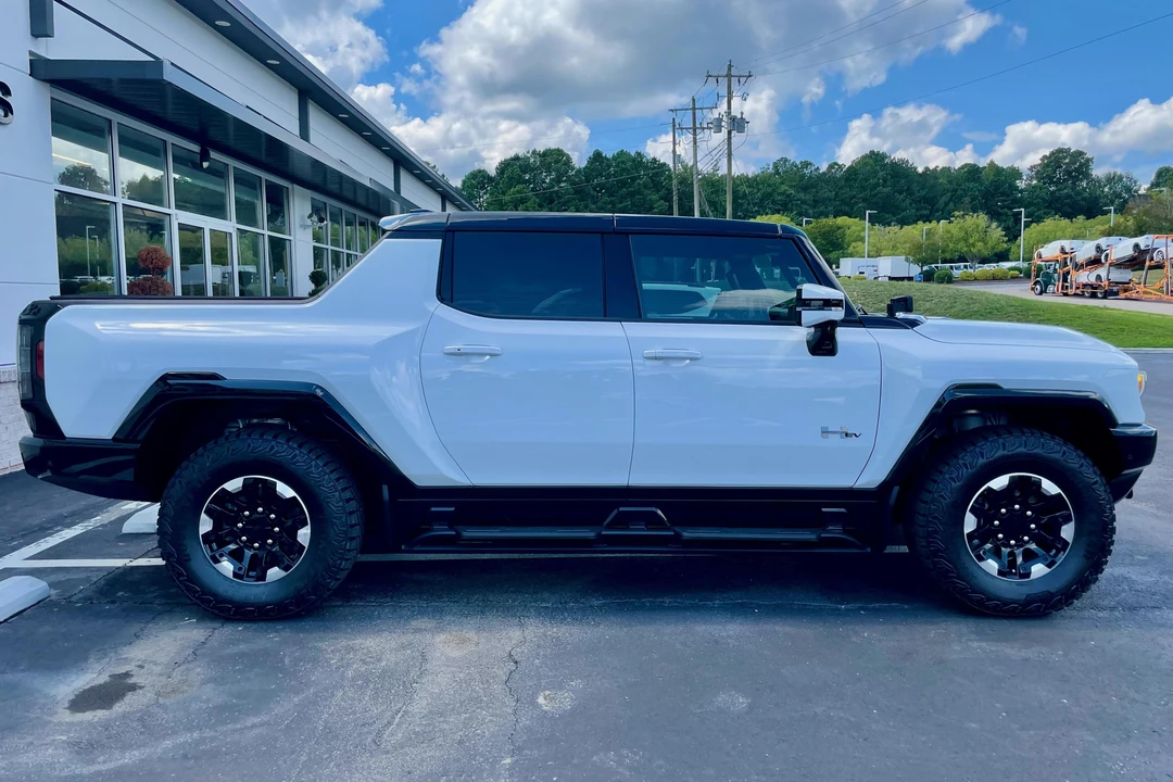 2022 GMC Hummer EV - Image 3 of 31