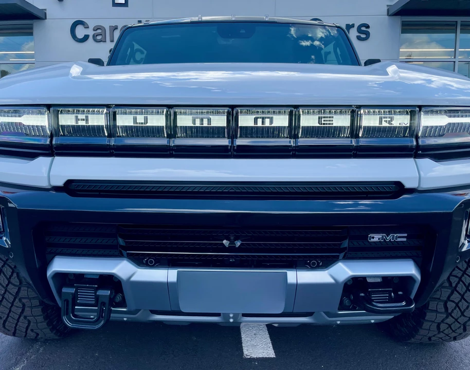 2022 GMC Hummer EV - Image 27 of 31