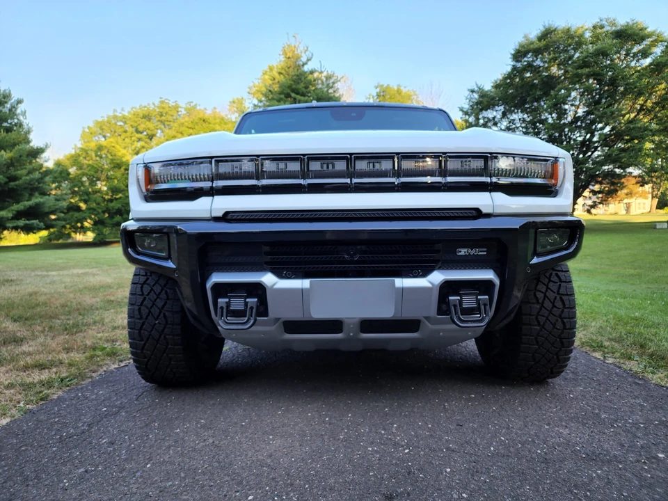 2022 GMC Hummer EV - Image 12 of 31
