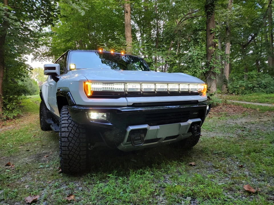 2022 GMC Hummer EV - Image 15 of 31