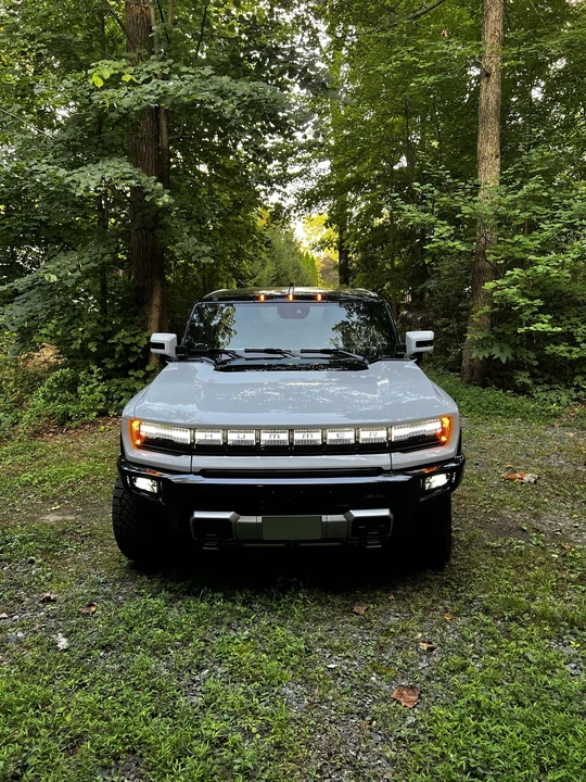 2022 GMC Hummer EV - Image 16 of 31