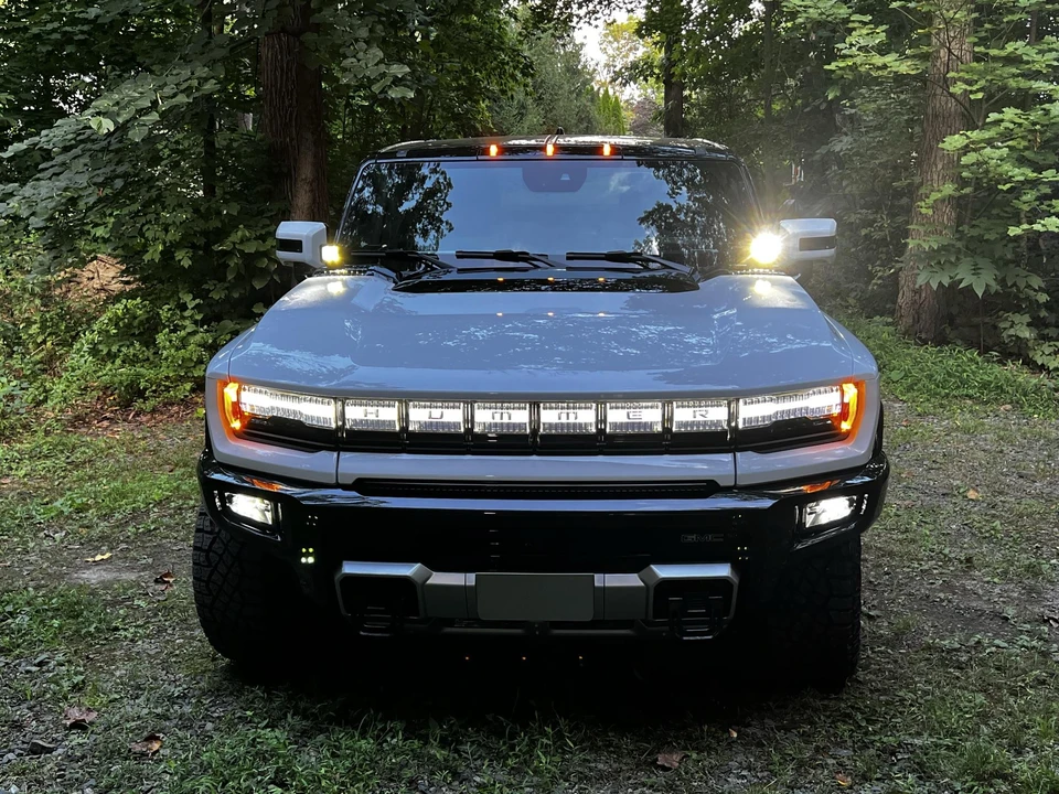 2022 GMC Hummer EV - Image 18 of 31