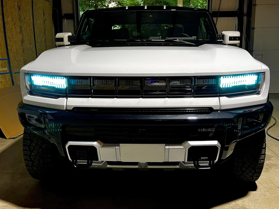 2022 GMC Hummer EV - Image 20 of 31