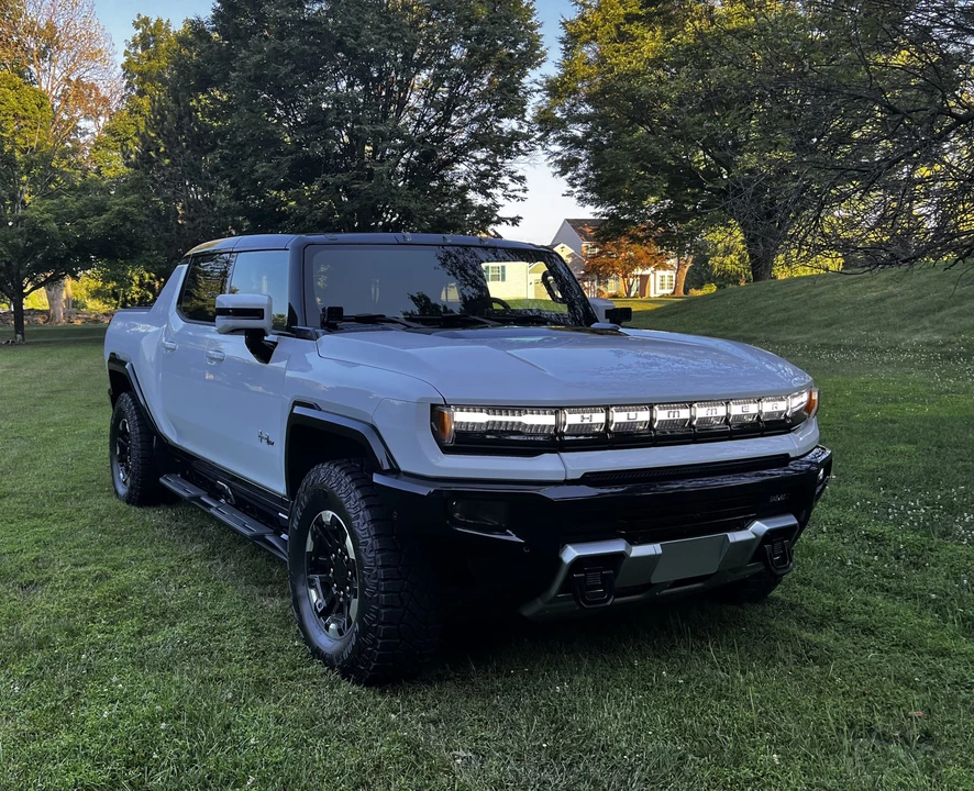 2022 GMC Hummer EV - Image 9 of 31