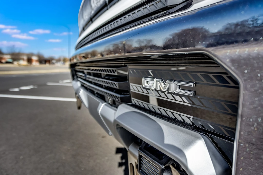 2022 GMC Hummer EV - Image 12 of 31